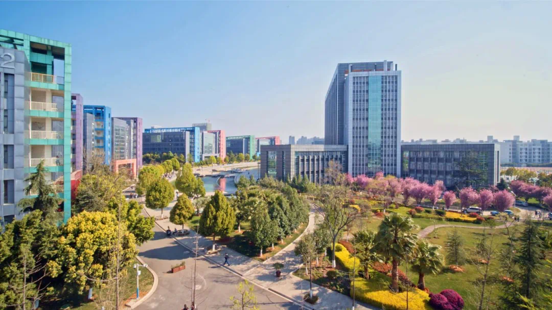 知名企業(yè)紛紛&ldquo;要人&rdquo;，這所70年職校的秘訣在哪？