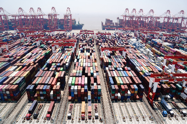 防疫不懈　生產(chǎn)不停&mdash;&mdash;上海國際航運(yùn)中心保穩(wěn)保暢一線觀察