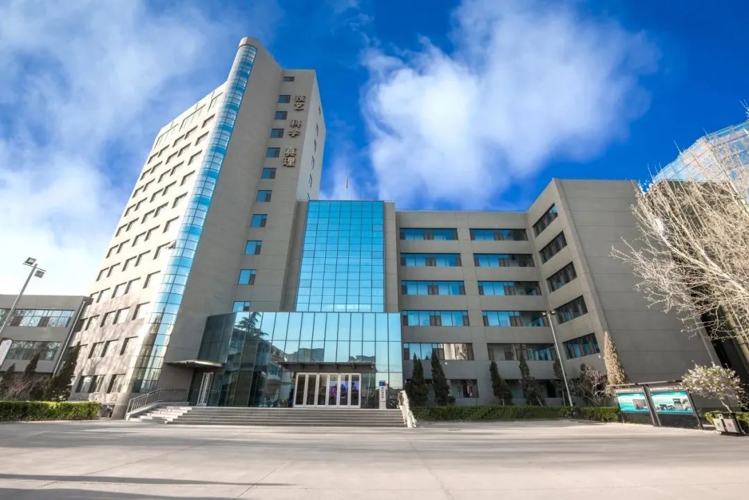 &ldquo;軌道&rdquo;修在學校，&ldquo;火車&rdquo;開進教室，這所&ldquo;鐵院&rdquo;氛圍感拉滿&hellip;&hellip;