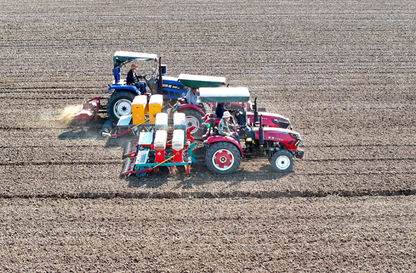 全力以赴保障糧食豐收&mdash;&mdash;各地加快推進秋季農(nóng)業(yè)生產(chǎn)掃描