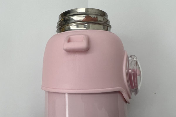 標(biāo)識(shí)不清、材質(zhì)以次充好　部分保溫杯存安全隱患