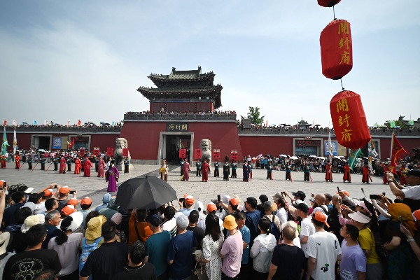 收客、服務(wù)&ldquo;兩張皮&rdquo;　旅游團(tuán)層層分包躲監(jiān)管