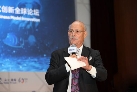 美國趨勢基金會主席、著名趨勢學(xué)家杰里米&bull;里夫金