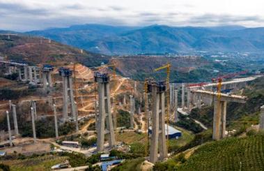 咬定全年目標(biāo)任務(wù)　央企&ldquo;組合拳&rdquo;奮力穩(wěn)發(fā)展